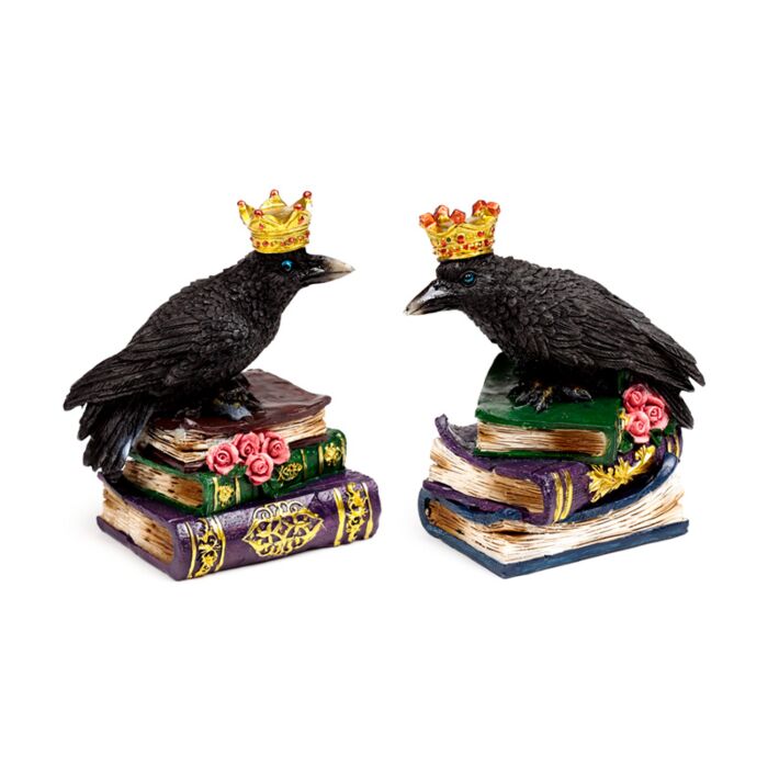 Corvo com coroa, de pé sobre livros Ornamento