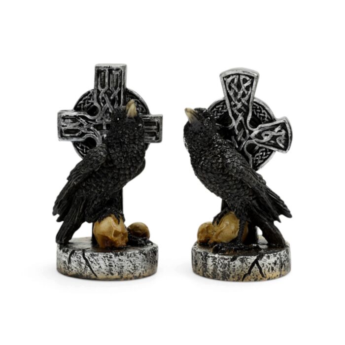 Corvo com cruz celta e caveiras