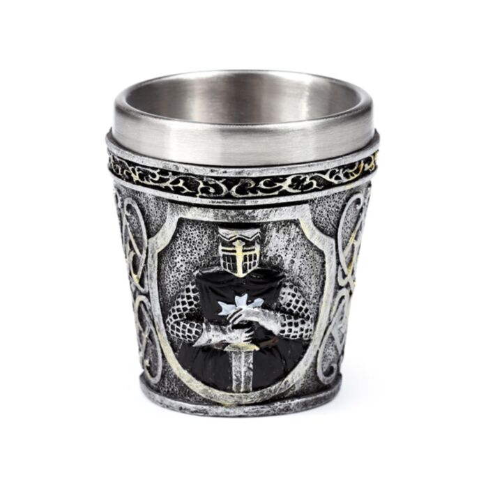 Copo de shot decorativo do cavaleiro negro medieval