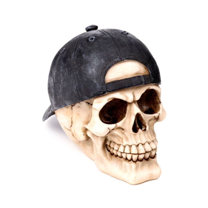 Caveira com boné
