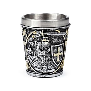 Copo de shot decorativo com escudo e cavaleiro medieval Copo de shot decorativo com escudo e cavaleiro medieval